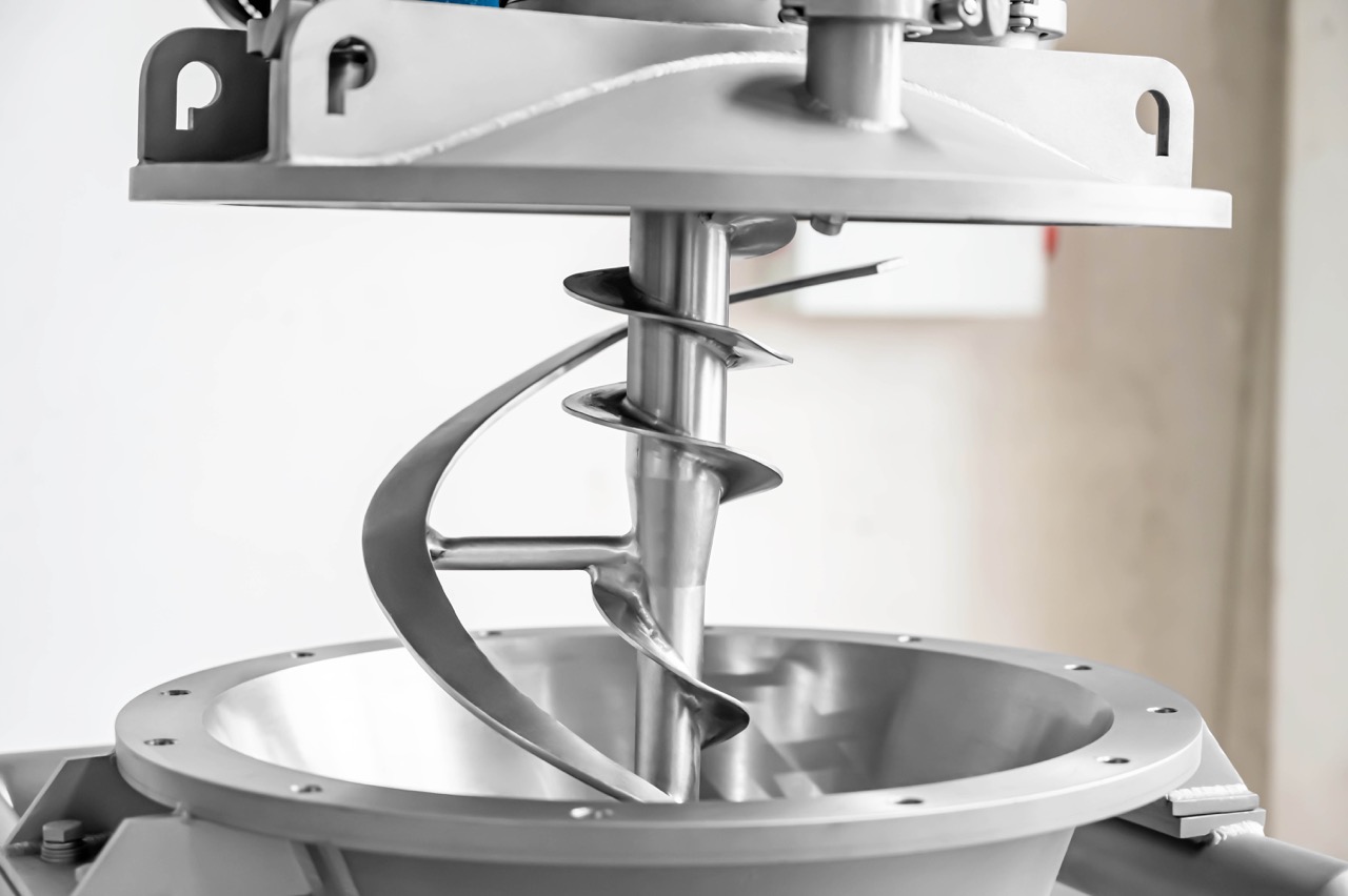 Ribbon Mixers Go Vertical To Save Space In R&D/Labs